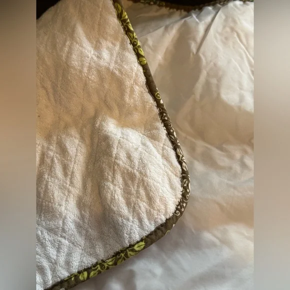 Vera Bradley diaper bag/ changing pad or weekender bag - Picture 3 of 10